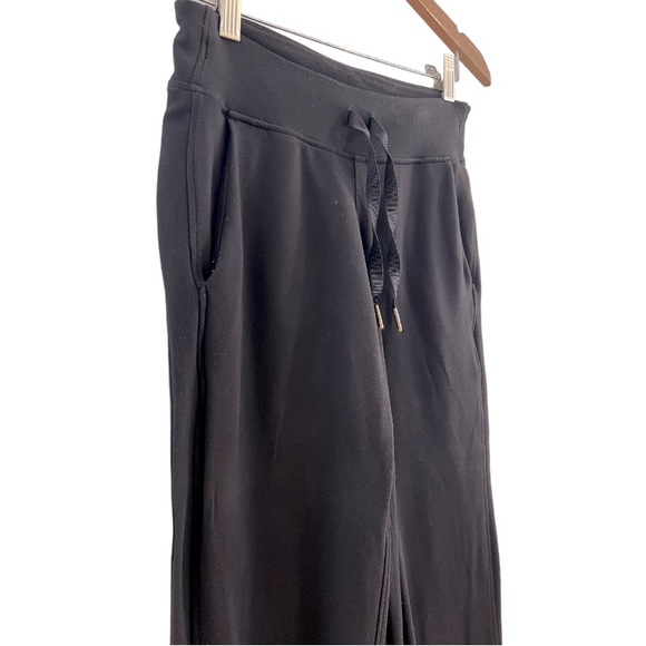 Lululemon Side Pockets Jogger. - Picture 6 of 9